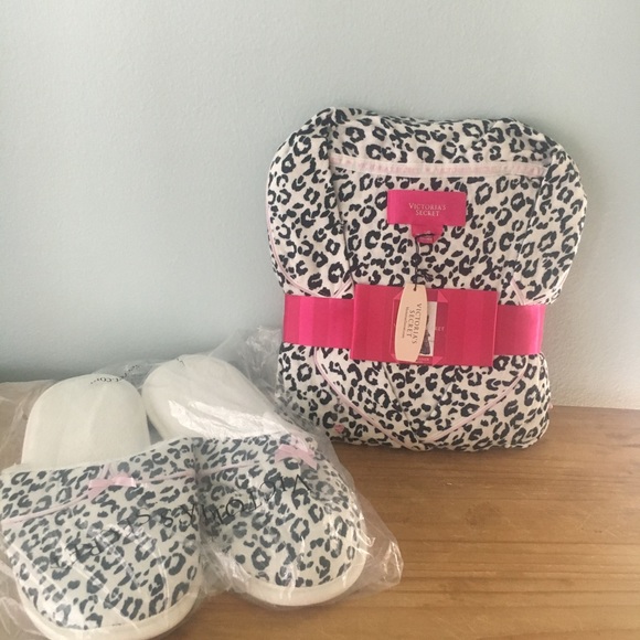 Victoria's Secret Other - 🎀 NWT Victoria's Secret 3 Pc Pajama set